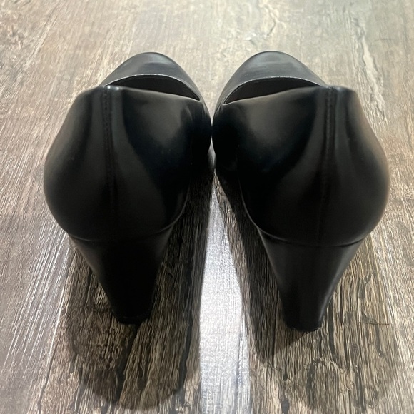 FINAL PRICE Antonio Melani Black Heels - Picture 3 of 6